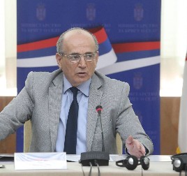 10.000 EVRA NADOHVAT RUKE Krkobabić: Nikada lakše do sopstvenog posla na selu