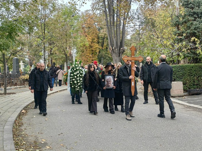 PORODIČNA GROBNICA Na ovom mestu će biti sahranjena majka Željka Mitrovića