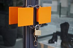 BANKROTIRAO POZNATI LANAC NAMEŠTAJA Mnogi Srbi su kupovali u njemu, kompanija stavila katanac