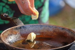 OD JEDNOG STRADA JETRA Da li je zdravije pržiti hranu na masti ili ulju? Stručnjaci konačno razrešili dilemu