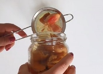 ZAUSTAVITE SE Koru ovog voća ne bacajte u smeće, može da reši veliki problem