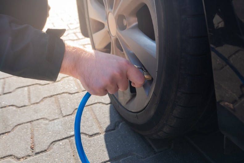ZIMSKA GREŠKA KOJU PRAVE MNOGI VOZAČI: Evo zašto je važno pravilno naduvati gume