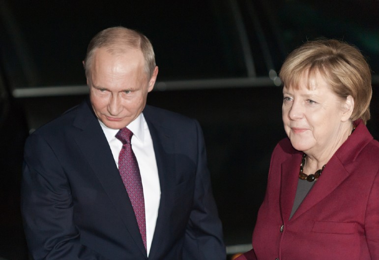 MEMOARI KOJI SU UZBURKALI SVET Merkel i odluke koje su oblikovale Evropu, ali i podgrejale sumnje u njen odnos sa Putinom!