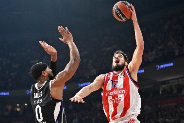 SUDIJSKI EKSPERT NEMA DILEMU Čak 17 grešaka na derbiju, evo da li je više oštećena Zvezda ili Partizan
