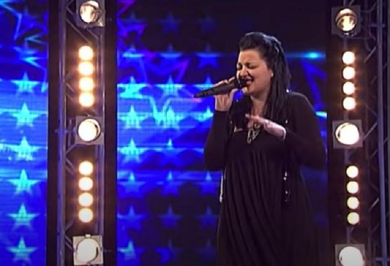 NAŠA PEVAČICA ŠUTNULA DEČKA! Priznala šta se desilo: "Pravio mi je probleme, ne razume moj posao"