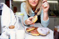 KAKO DA POSTEPENO UKINETE ŠEĆER IZ ISHRANE ZA DESET DANA Koristiite ovih 6 saveta i nećete ni osetiti da vam slatko nedostaje