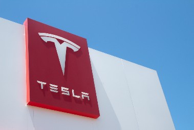 ROBOTAKSI STIŽE U EVROPU Tesla širi poslovanje već od decembra