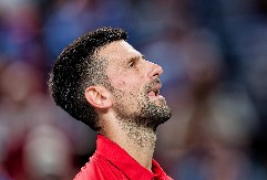 ĐOKOVIĆ MORA DA URADI JEDNU STVAR DA BI POČEO PONOVO DA OSVAJA SLEMOVE Čuveni teniser zna šta je Novakov najveći problem