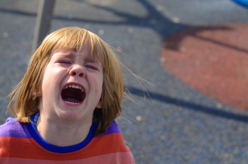 POZVALA POLICIJU JER JE VIDELA MAJKU KAKO UDARA DETE Kada je shvatila pravu istinu, zanemela od šoka!