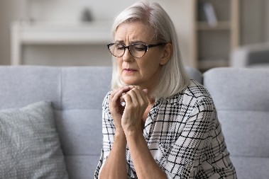 ,,IMAM OSEĆAJ KAO DA SE RASPADAM" Bolovi po celom telu tokom menopauze nisu bezazleni, obratite pažnju na ove simptome