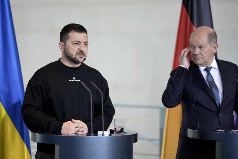 BESAN! Zelenski otkrio šokantne detalje razgovora Šolca i Putina!