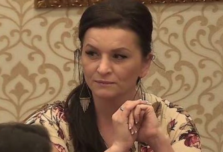 BIVŠA VODITELJKA PIŠE HITOVE ESTRADI! Umešala je prste u hit ''Ludilo moje'', a sad svi pričaju o njenim novim stihovima