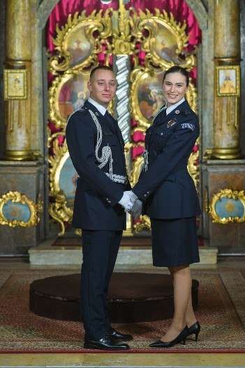 VENČANJE KAKVO KIKINDA NE PAMTI Pred Bogom u plavoj uniformi