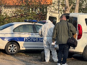 "ŠETAO JE GO PO ULICI" Komšije progovorile o osumnjičenom  za obezglavljivanje majke