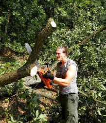 NAŠ GLUMAC OTIŠAO IZ GRADA I NAPRAVIO RAJ NA SELU! Gaji svinje, ovce i kokoške, a pokrenuo je i ovaj unosan biznis: Vratite se prirodi"
