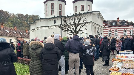 ''KLEKLA SAM PORED NJEGA I DAO MI JE BLAGOSLOV''! Ispovesti vernika na godišnjicu smrti patrijarha Pavla: Došao mi je u san (VIDEO)