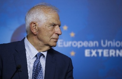 BORELJ SKINUO MASKU Krvoločni starac hoće da zapali Evropu