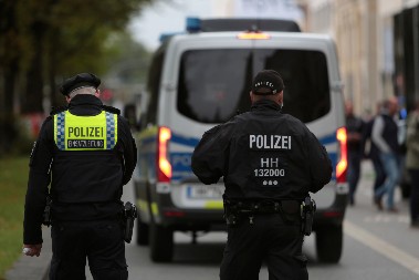 STEFAN SE RADOVAO ŽENIDBI, DEVOJKA GA UBILA! Nesuđena žena dvaput prešla ''audijem'' preko njega, komšije svedočile UŽASU