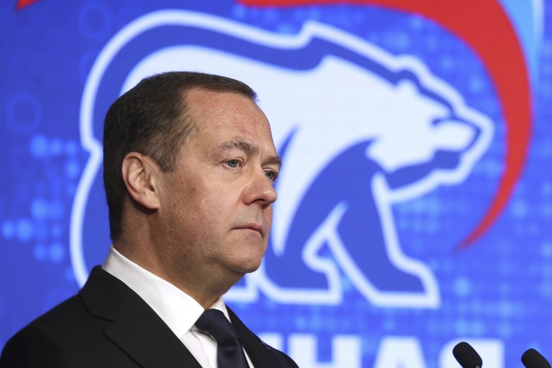 UZNEMIRUJUĆE UPOZORENJE MEDVEDEVA Kremlj bi mogao da povuče opasan potez prema SAD