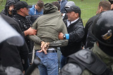 LOPOVI SAKRILI PLEN U ŠUMI, PA SE VRATILI PO OSTATAK I UPALI U KLOPKU POLICIJE Uhvaćeni u krađi kod Kuršumlije