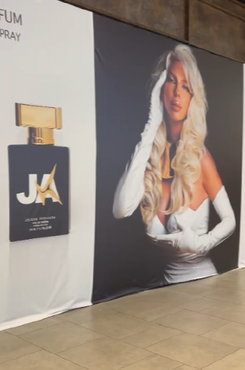 EVO KOLIKO KOŠTA PARFEM JELENE KARLEUŠE Cena će mnoge iznenaditi!