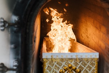 MUŠKARAC PREBAČEN U MRTVAČNICU, PA SPREMLJEN ZA KREMACIJU Kamera snimila neverovatan preokret, ljudi zanemeli od šoka!