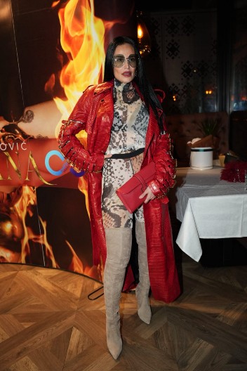 "ESTRADA JE PUNA SUJETE I LJUBOMORE" Indi žestoko oplela po kolegama, evo kako je reagovala na pitanje o Jeleni Karleuši (VIDEO)