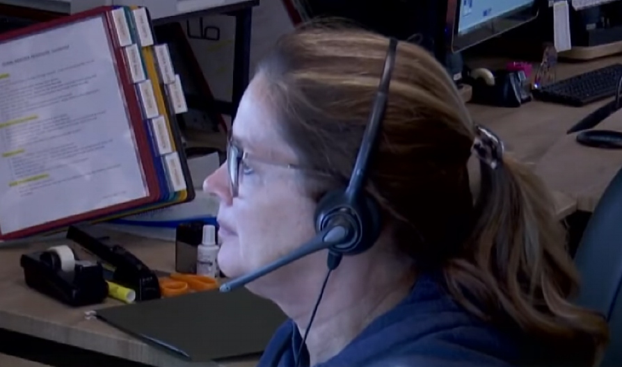 "POMAGAJTE, OVO NI MOJA PORODICA NE ZNA DA REŠI" Dete (10) imalo problem sa matematikom pa pozvalo američku policiju