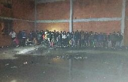 POLICAJCI NA ČUKARICI ZATEKLI 52 IREGULARNA MIGRANTA Ministar Dačić otkrio detalje (FOTO)