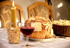 PRAZNIČNA TRPEZA KRIJE OPASNOST! Lekari UPOZORAVAJU:"Ako dođe do ovakve reakcije, UZMITE LED ODMAH!"