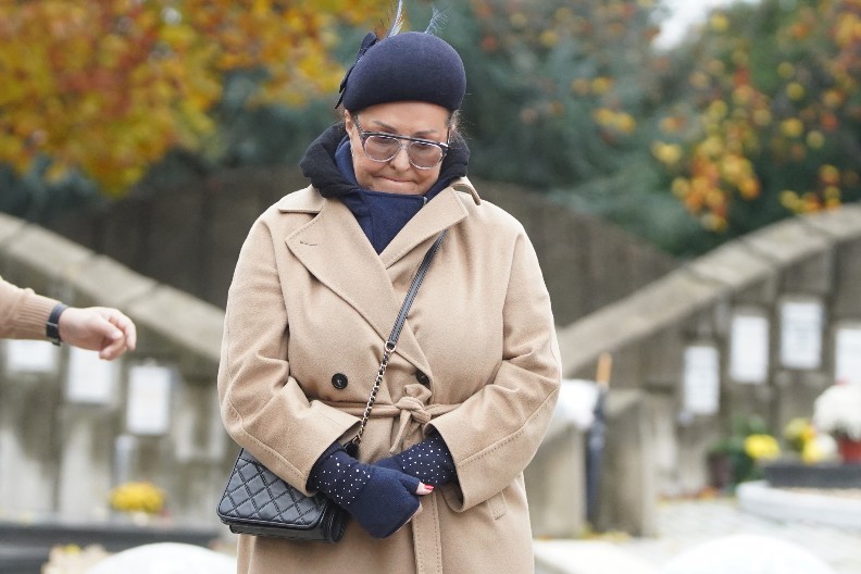 ANA BEKUTA SLOMLJENA OD BOLA Oglasila se povodom godišnjice smrti Milutina Mrkonjića: "Ti si tu. Nevidljiv, ali snažan"