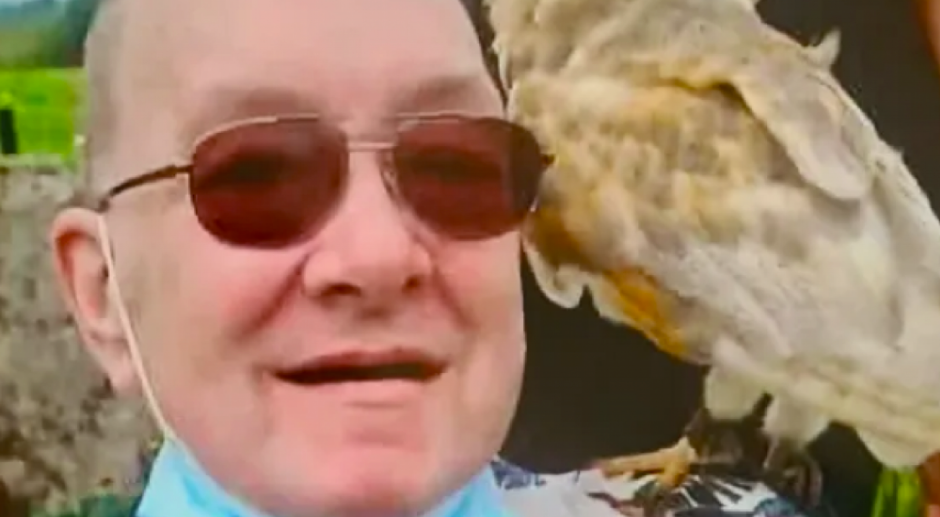 MUŠKARAC PRONAĐEN U LOKVI KRVI SA RANOM NA JEDNOJ NOZI Ćerka pronašla njegovo telo, evo šta kaže obdukcija