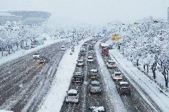 SNEŽNA OLUJA PARALISALA SEUL! Najteži novembarski sneg u poslednjih 117 godina odneo 4 života! (FOTO)