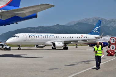 SVE JE NA RASPRODAJI Crna Gora ponovo prodaje Fokker F100