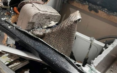 KAO DA JE PALA BOMBA! Stavila veš u mašinu i otišla, a onda je GRUNULO u kupatilu (FOTO)