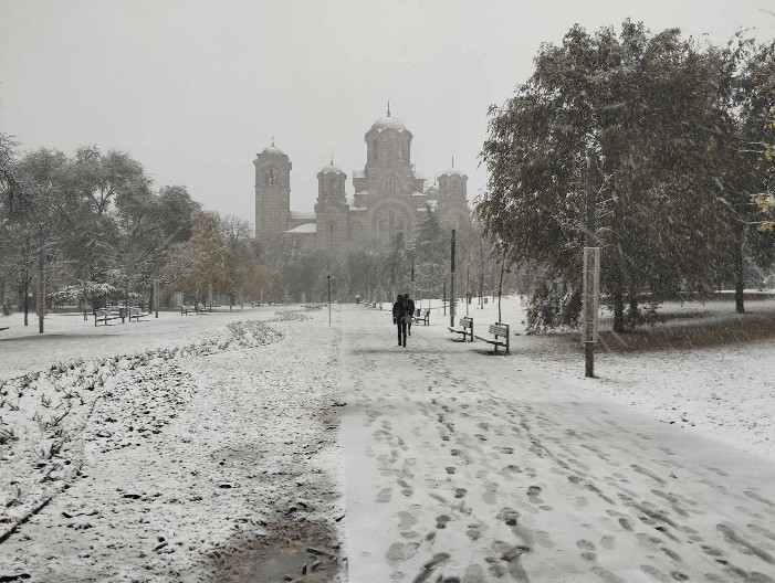 NAPADAĆE DO 30 CENTIMETRA SNEGA! Srbija će biti okovana snegom, RHMZ uputio upozorenje!