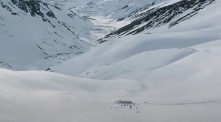 "POJEO SAM IM SINA I MOLIO DA MI OPROSTE"!Jeziva avionska nesreća ih naterala da jedu LEŠEVE prijatelja da bi preživeli: Teška ispovest putnika koji su prošli kroz HOROR!