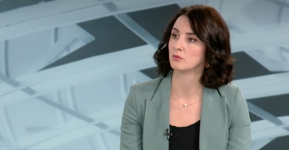 SRAMNO! Sofija Todorović savetuje opoziciju kako da nasiljem uzme vlast (VIDEO)