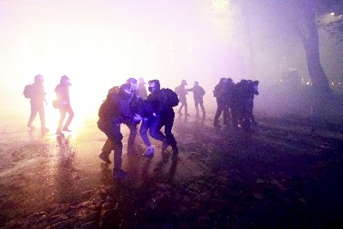 GRUZIJSKE DOSMANLIJE PRAVE HAOS Oštećeno 48 prostorija skupštine