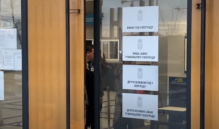 DANAS NASTAVAK SUĐENJA ZA PUCNJAVU U "STEFAN BRAUNU" Posvađali se zbog nje, izbačeni iz kluba, a jedan se vratio i izrešetao šefa obezbeđenja