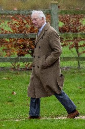 NI VELIKI MRAZ GA NIJE OMEO U JUTARNJOJ RUTINI  Kralj Čarls se ne žali na niske temperature, pa se odmah ovuda zaputio