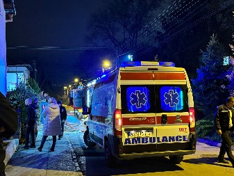 VELIKI POŽAR U SREMSKOJ KAMENICI Jedna osoba stradala (FOTO)