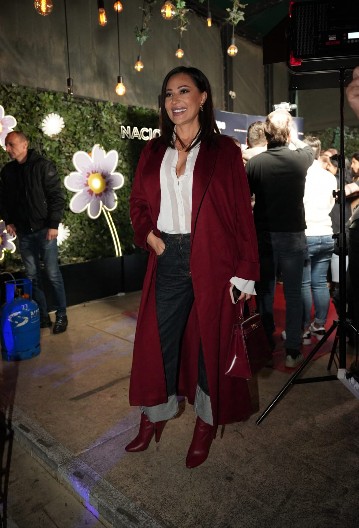 BRESKVICA GRCA U SUZAMA ZBOG CECE RAŽNATOVIĆ! Pevačica ne može da dođe sebi, a kad je ugledala njega, počela da vrišti (VIDEO)