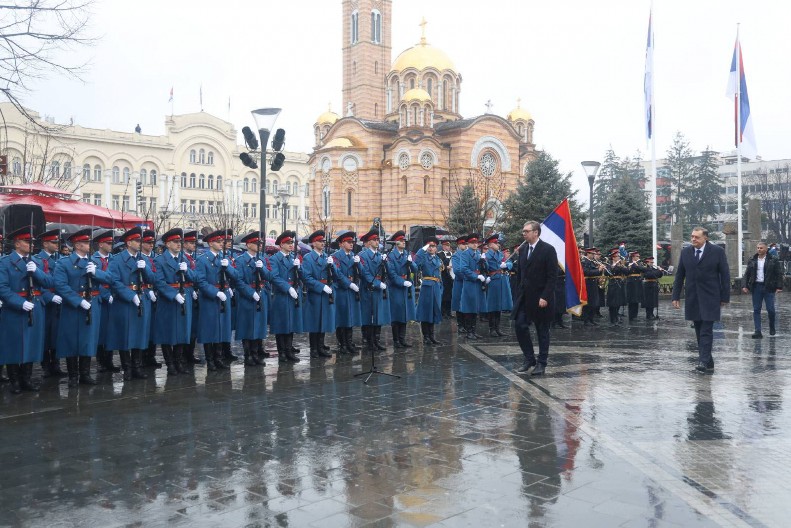 REPUBLIKA SRPSKA UVEK MOŽE DA RAČUNA NA PODRŠKU SRBIJE Vučić: Ponosan sam što sve naše nacionalne praznike zajedno obeležavamo