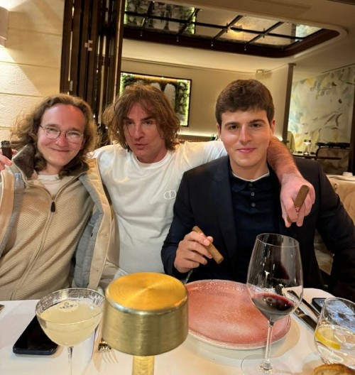 JEDAN MILIJARDER, DRUGI SUŠTA SUPROTNOST: Evo čime se bavi zet Željka Mitrovića koji je osvojio Andreino srce