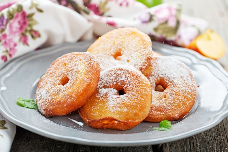 JABUKE U ŠLAFROKU Aromatični specijalitet koji sladi i osvežava u momentu, za pravo uživanje