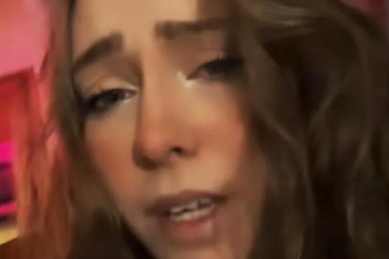 KAKO JE OVO MOGUĆE? Devojka ne može da uradi ni najprostije stvari na internetu zbog svog prezimena (VIDEO)