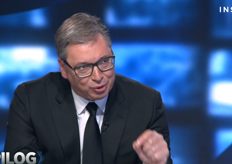 NEKAD KAO GROMOBRAN, NEKAD KAO BULDOŽER Vučić: Institucija predsednika, koja ni za šta nije nadležna ali je kriva za sve, ima VEĆINSKO poverenje!