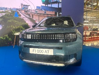 VUČIĆ: „Prvi električni automobili izašli su iz fabrike u Kragujevcu“