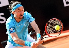 SPAVAM U PORUŠENIM KUĆAMA, KAD TI PRIJATELJ POGINE ISPRED... Nekadašnji teniser već tri godine vodi tešku borbu u Ukrajini